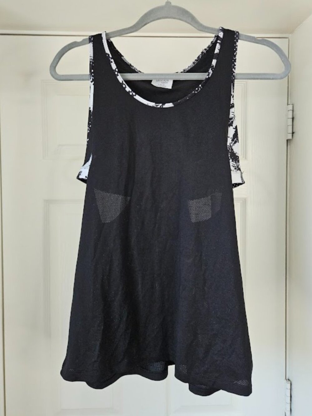 Danskin Black Mesh Sports Bra Tank Top New Tags Small Gym Workout Athletic Flowy